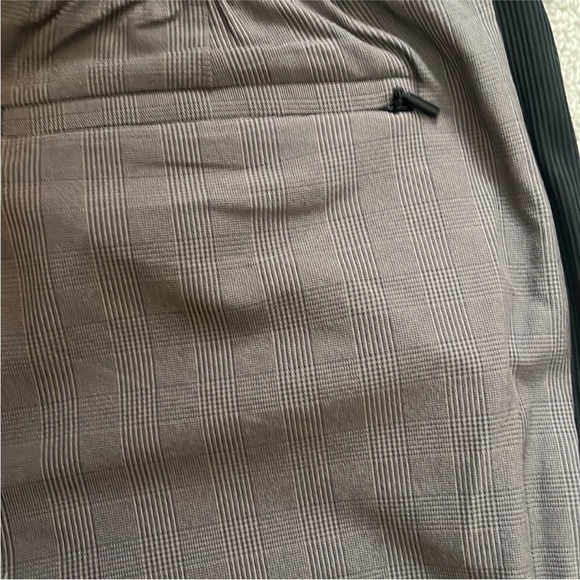 Athleta Brooklyn Ankle Pant Plaid Elastic waistband Size 6 - Picture 9 of 9